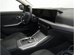 BMW 330 e xDr.   Live Cockp. Prof., HuD, Parkass. +, Keyless, uvm.