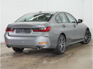 BMW 330 e xDr.   Live Cockp. Prof., HuD, Parkass. +, Keyless, uvm.