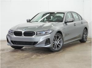 BMW 330 e xDr.   Live Cockp. Prof., HuD, Parkass. +, Keyless, uvm.