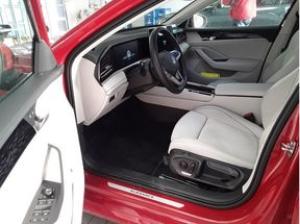 Volkswagen Passat Variant 1,5 eHybrid DSG Elegance AHK PanoDach HUD Alcantara Travel-ParkAssist