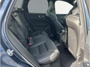 Volvo XC60 Recharge T8 AWD Plus Black Edition 21'' ACC HUD LED e-Sitze 360 Kamera