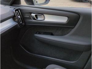 Volvo XC40 XC 40 B3 B DKG Plus Dark+LichtPak+Standh.+SOFORT