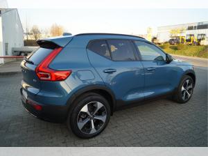 Volvo XC40 B3 Benzin 2WD Ultra Dark DKG/Connect/Panorama/360° **PRIVAT**