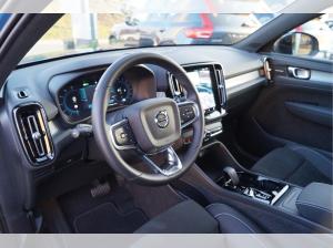 Volvo XC40 B3 Benzin 2WD Ultra Dark DKG/Connect/Panorama/360° **PRIVAT**