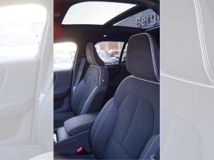 Volvo XC40 B3 Benzin 2WD Ultra Dark DKG/Connect/Panorama/360° **PRIVAT**