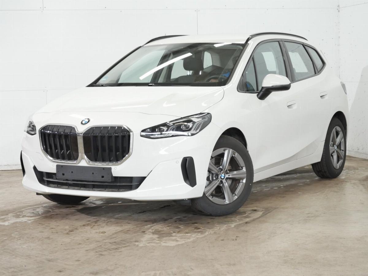 BMW 220 Active Tourer i Navi, LED, Parkass., Keyless, AHK, uvm.