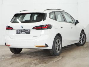 BMW 220 Active Tourer i Navi, LED, Parkass., Keyless, AHK, uvm.