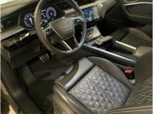 Audi Q8 e-tron Advanced 55 qu. MATRIX 360°K HUD PANO