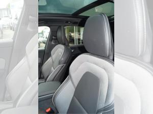 Volvo XC60 B5 Benzin AWD Plus Black Edition Aut. *FACELIFT*/HeadUp/AHK/Panorama **PRIVAT**