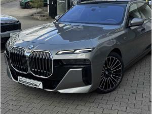 BMW 740 740d xDrive M Sport SkyLounge DA/PA Prof B&W AHK