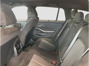 BMW 330 i xDrive Touring M Sport