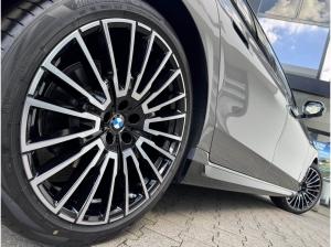 BMW 740 740d xDrive M Sport SkyLounge DA/PA Prof B&W AHK