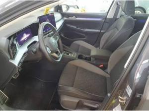 Volkswagen Golf VIII Variant 2,0 l TDI DSG AHK IQ LIGHT ACC