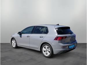 Volkswagen Golf VIII Life 2.0 TDI DSG / Navi, CarPlay, HuD