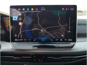 Volkswagen Golf VIII Life 2.0 TDI DSG / Navi, CarPlay, HuD