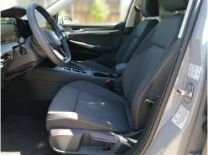Volkswagen Golf VIII Life 2.0 TDI DSG / Navi, CarPlay, HuD