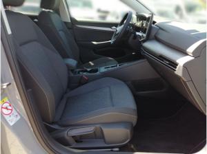 Volkswagen Golf VIII Life 2.0 TDI DSG / Navi, CarPlay, HuD