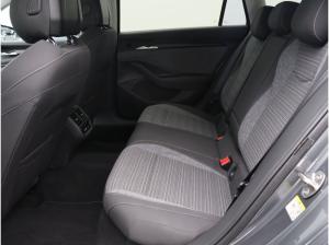 Skoda Superb Combi Selection 2.0 TDI DSG / Matrix, AHK