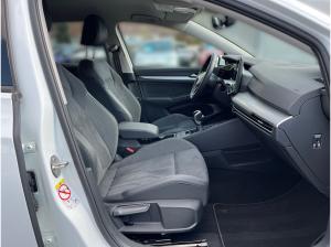 Volkswagen Golf VIII Life 1.5 TSI / CarPlay, LED, ACC, SHZ