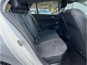 Volkswagen Golf VIII Life 1.5 TSI / CarPlay, LED, ACC, SHZ