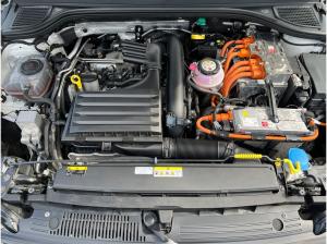 Volkswagen Golf VIII GTE 1.4 eHybrid DSG / Navi, LED+, RFK