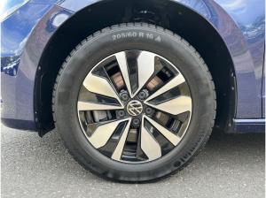 Volkswagen Touran Comfortline 1.5 TSI / Navi, CarPlay, RFK