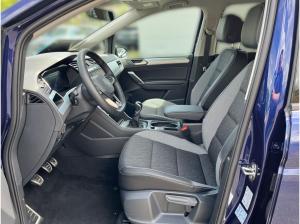 Volkswagen Touran Comfortline 1.5 TSI / Navi, CarPlay, RFK