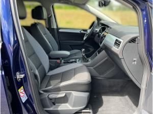 Volkswagen Touran Comfortline 1.5 TSI / Navi, CarPlay, RFK