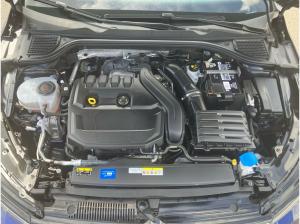 Volkswagen Golf VIII Life 1.5 TSI/ Navi, CarPlay, LED+, RFK