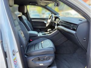 Volkswagen Touareg R-Line 3.0 TDI 4M DSG / Air, Matrix, AHK