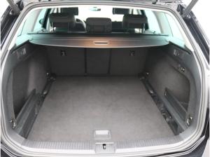 Volkswagen Passat Variant Business 2.0TDI 4M DSG / AHK, LED
