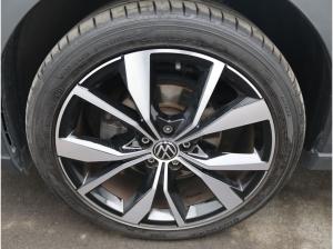 Volkswagen Taigo R-Line 1.5 TSI DSG / Pano, Matrix, Beats