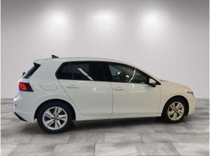 Volkswagen Golf Life 1.5 TSI AHK/LED/Standhz/RFKam/10.30Garantie