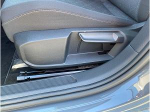 Volkswagen Golf Variant Life 1.5 eTSI Life DSG LED-Plus Navi ACC PDC SHZ