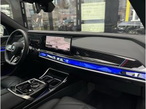 BMW 740 740d xDrive M Sport SkyPano DA/PA Prof Standhz.