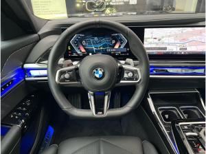 BMW 740 740d xDrive M Sport SkyPano DA/PA Prof Standhz.