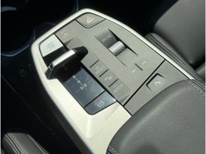 BMW iX2 xDrive30 M Sport /IconicGlow HUD Stop&Go AHK