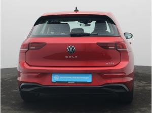 Volkswagen Golf VIII Life 1.5 eTSI DSG / CarPlay, LED, RFK