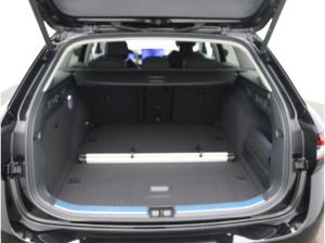 Volkswagen Golf VIII Life 1.5 eTSI DSG / CarPlay, LED, RFK