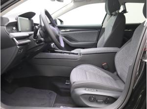 Volkswagen Golf VIII Life 1.5 eTSI DSG / CarPlay, LED, RFK