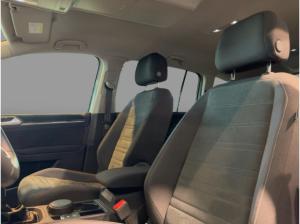 Volkswagen Touran 2.0TDI DSG Highline NAVI AHK KAMERA 3J-Garantie