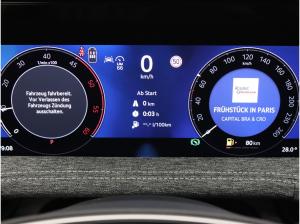 Volkswagen Golf VIII Life 1.5 eTSI DSG / CarPlay, LED, RFK