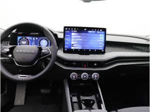 Volkswagen Golf VIII Life 1.5 eTSI DSG / CarPlay, LED, RFK
