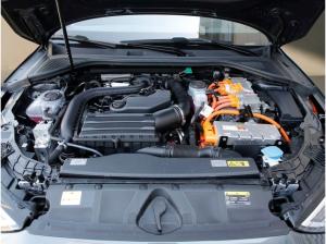 Audi A3 Sportback 40 TFSI e S line 18"|NAVI+VC|PANO|SHZ|