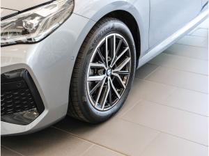 BMW 220 220i Active Tourer M Sport + DA+ + PA+ + AHK + PANO + ADAP LED + HUD + UVM