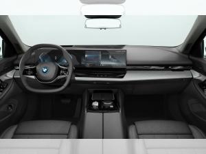 BMW 550 550e xDrive Lim. SitzLüft Finanzierung ab 2,49%