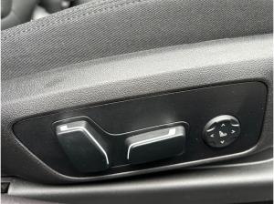 BMW 330 330e xDrive Lim HUD/AdaLED Finanzierung ab 2,49%