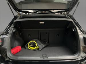 Volkswagen Golf VIII 1.5 GTE DSG AHK DCC IQ.Light TravelAs.
