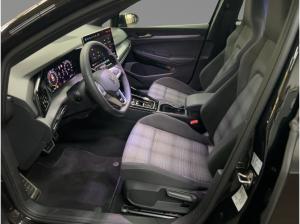 Volkswagen Golf VIII 1.5 GTE DSG AHK DCC IQ.Light TravelAs.