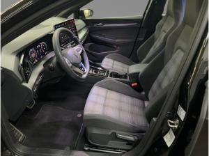 Volkswagen Golf VIII 1.5 GTE DSG AHK DCC IQ.Light TravelAs.